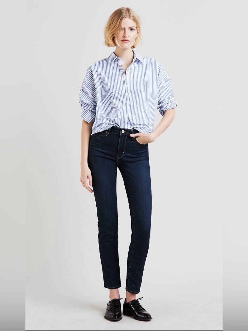NWT Levi’s 712 Slim Stellar Stretch Dark Wash Jeans 28 x 32